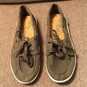 BRAND NEW-SPERRY hunter green slip on shoes